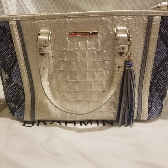 Purse - Picture 1 of 3
